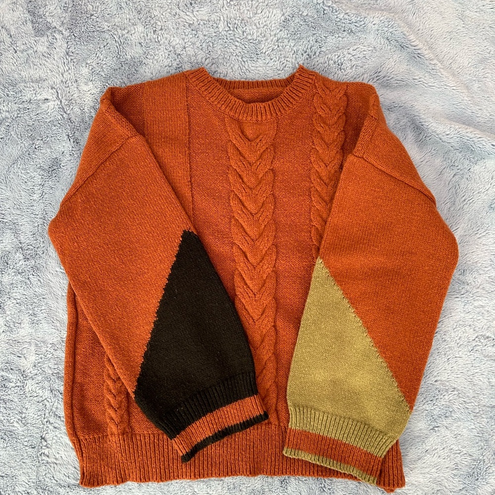 Sweater size M. Very cute, pre owned